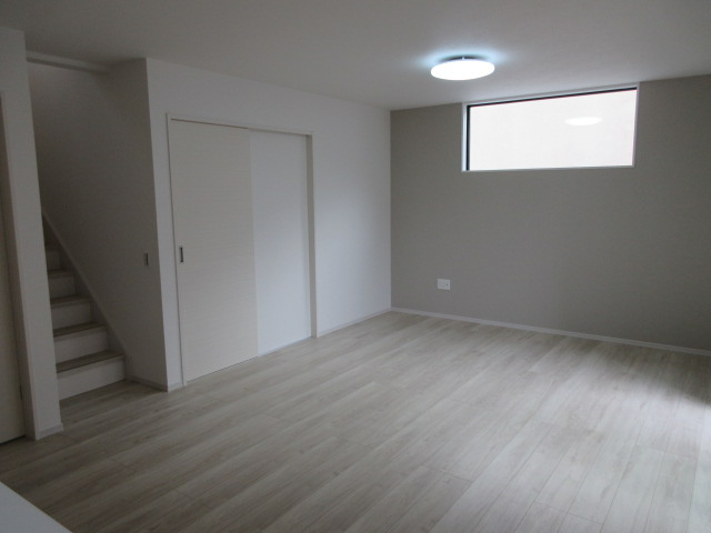 【仲介手数料無料】新築戸建　東松山市石橋1790-36（全1棟）の居間・リビング