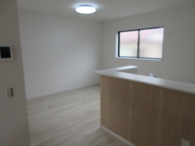 【仲介手数料無料】新築戸建　東松山市石橋1790-36（全1棟）の居間・リビング