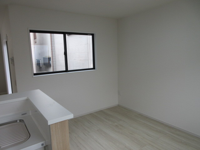 【仲介手数料無料】新築戸建　東松山市石橋1790-36（全1棟）の居間・リビング