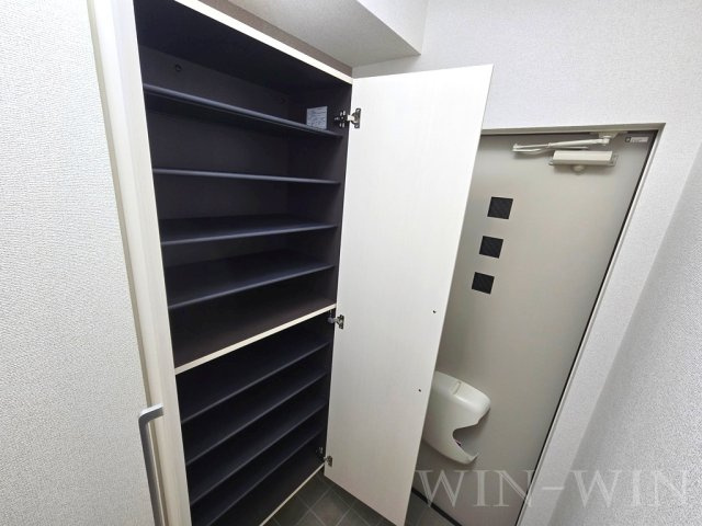 ブルーデイジーの玄関