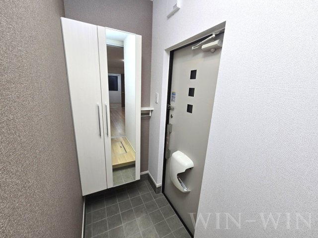 ブルーデイジーの玄関