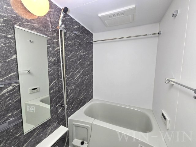 ブルーデイジーの浴室