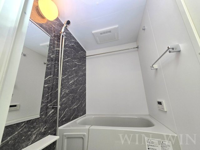 ブルーデイジーの浴室