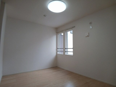 【内装】 | ノースフィオーレ鶴見緑地 | 明るい色調の室内です