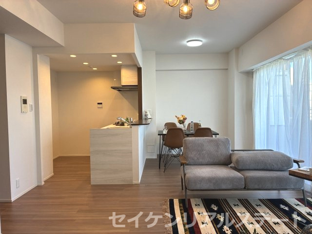 ガーデンブリーズ光の街　の居間・リビング|ゆったりとした居間です