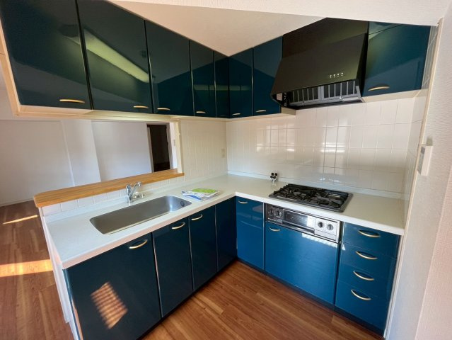 ロータリー宝塚南口のキッチン|コンパクトなキッチンで掃除もラクラク