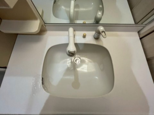 ロータリー宝塚南口の洗面所|ゆったりとスペースのある洗面所