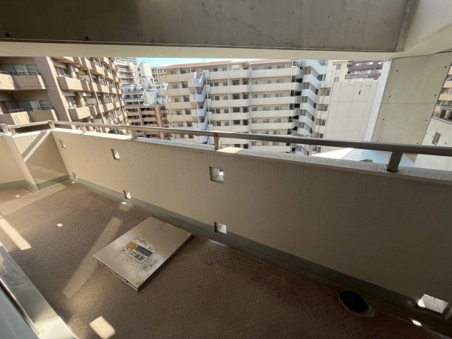 ロータリー宝塚南口のバルコニー|外からの目が気にならないバルコニーで洗濯物が干せます