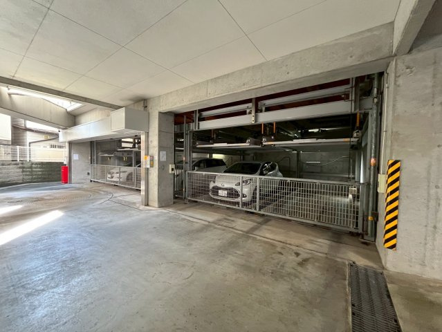 ロータリー宝塚南口の駐車場|駐車スペースもあります