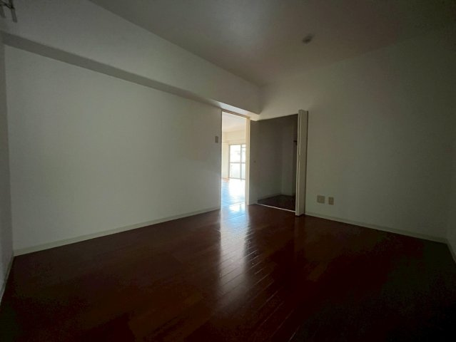 ロータリー宝塚南口の居間・リビング|ゆったりとしたリビングです