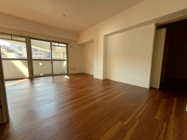 ロータリー宝塚南口の居間・リビング|ゆったり過ごせるリビングです