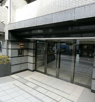 ルーブル笹塚弐番館のエントランス