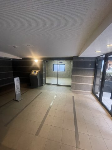 ルーブル笹塚弐番館のロビー