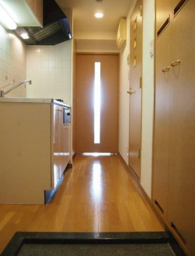 ルーブル笹塚弐番館の玄関