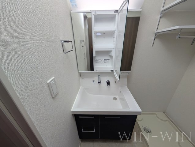 フリーデンハイム潮崎 Ⅱの独立洗面台