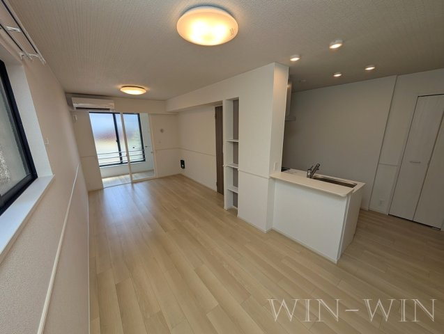 フリーデンハイム潮崎 Ⅱの居間・リビング