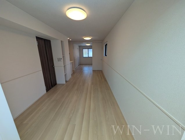 フリーデンハイム潮崎 Ⅱの居間・リビング