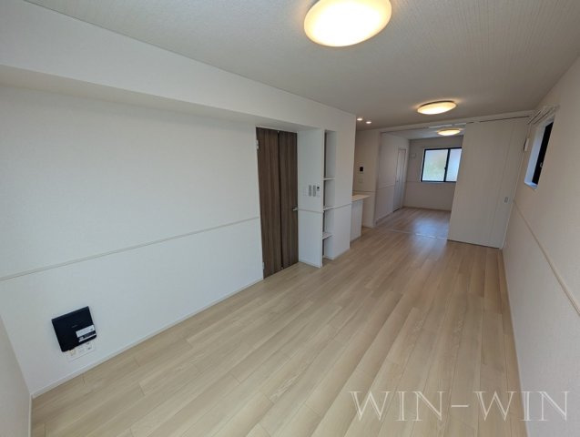 フリーデンハイム潮崎 Ⅱの居間・リビング