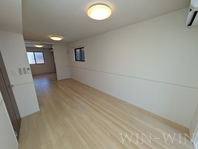 フリーデンハイム潮崎 Ⅱの居間・リビング