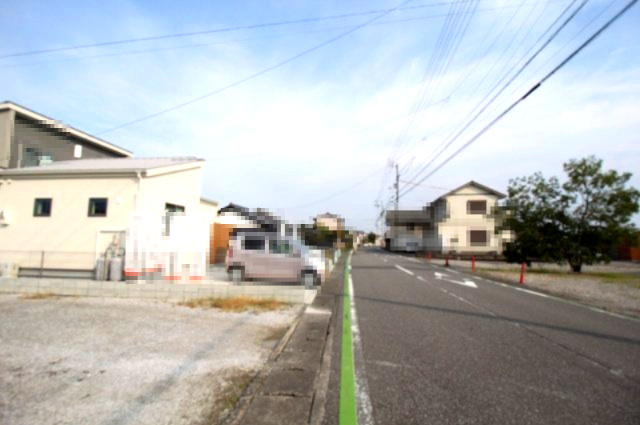 野市町西野　中古戸建【未入居物件】モデルハウス　の前面道路含む現地写真