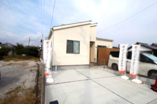 野市町西野　中古戸建【未入居物件】モデルハウス　の駐車場