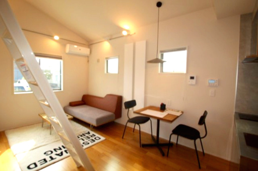 野市町西野　中古戸建【未入居物件】モデルハウス　の居間・リビング|ＬＤＫ　9.9帖