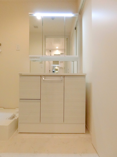 ルボワ阿佐谷の洗面所|★3面鏡付きの独立洗面台★