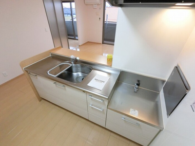 【キッチン】 | ヴィルドミールＭＩＹＵＫＩ | 対面キッチン