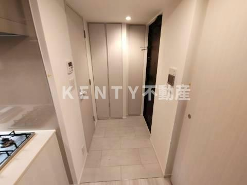 【玄関】 | ザ・パークハビオ蒲田 | 収納もある玄関です