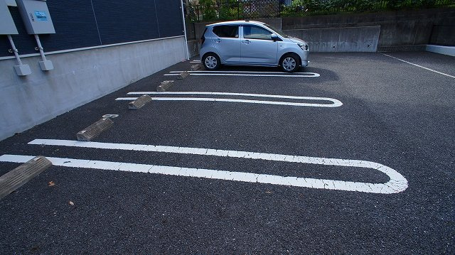 コーラルⅡの駐車場