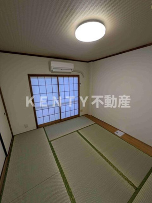 【居間・リビング】 | コーポ須山 | こちらのリビングで趣味の時間をお楽しみください