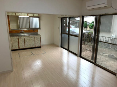 【居間・リビング】 | 岡田宅貸家 | ゆったり過ごせる居間です