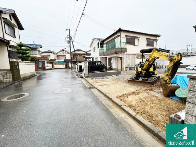 明石市二見町西二見　新築一戸建ての前面道路含む現地写真|周辺は落ち着いた街並みの住宅地！子育てがしやすい住環境です！まだ未完成ですが、現地でしかわからない事もございます。是非一度ご覧ください。