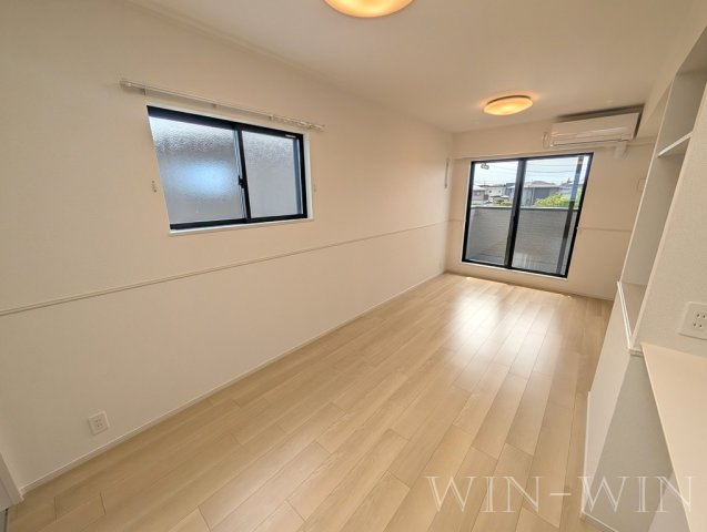 フリージア Bの居間・リビング