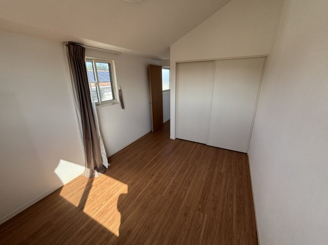 稲葉　中古住宅の洋室