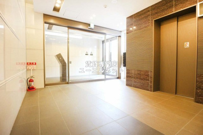 【エントランス】 | ラ・ルーチェ緑地公園 | 毎日通る場所だからこそ、洗練された空間に