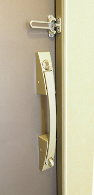 ルーブル狛江の玄関