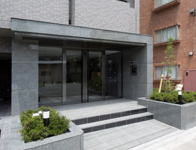 ルーブル狛江のエントランス