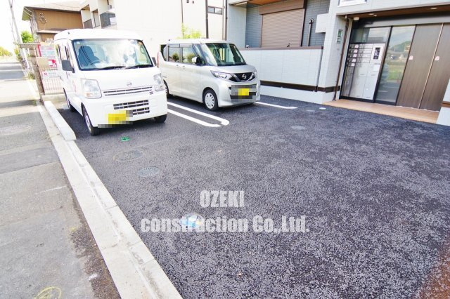 アニヴェルセルの駐車場