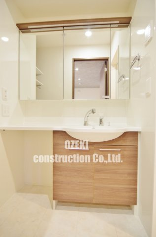 アニヴェルセルの独立洗面台