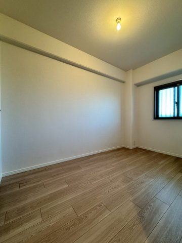 寝屋川東ファミリータウン西4番館の洋室