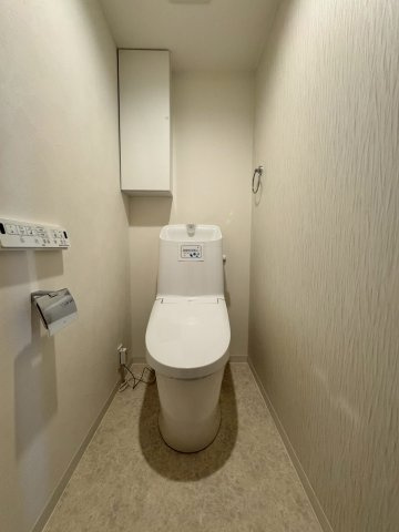 寝屋川東ファミリータウン西4番館のトイレ|温水洗浄便座付きトイレ