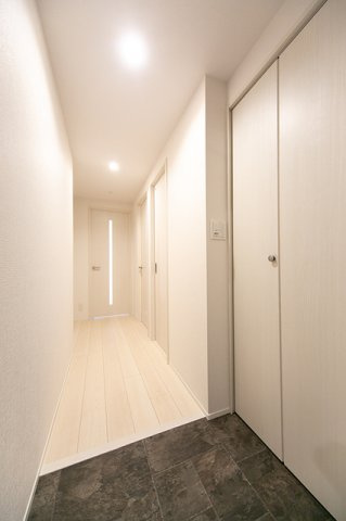 ＨＩＬＬ　ＴＯＰ　ＲＥＳＩＤＥＮＣＥ　ＯＳＡＫＩの玄関|※写真は同タイプ住戸です。