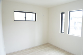 【洋室】 | さいたま市南区辻２丁目（全２棟） | 【２号棟】５帖の洋室は子供部屋や第二寝室としてお使いください。音楽を聴いたり、読書をしたりと趣味のお部屋としてもご利用できます。