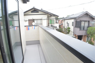 【バルコニー】 | さいたま市南区辻２丁目（全２棟） | 【２号棟】南東に向いたL字バルコニーは陽当たり・通風良好で洗濯物も良く乾きそうですね(^^)/