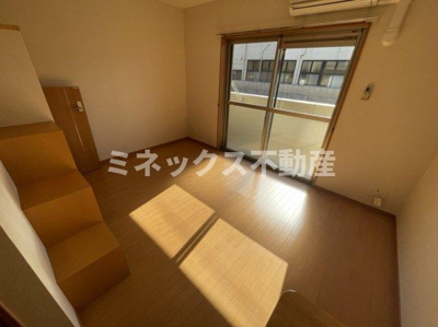 【トイレ】 | VILLAGE MOTOMIYA | 同タイプのお部屋の写真。現況を優先します。