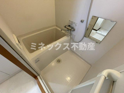 【独立洗面台】 | VILLAGE MOTOMIYA | 同タイプのお部屋の写真。現況を優先します。