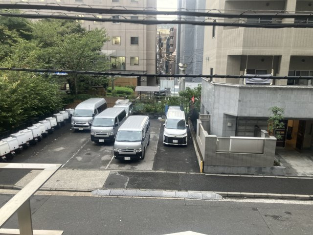 新橋エンタービルの駐車場