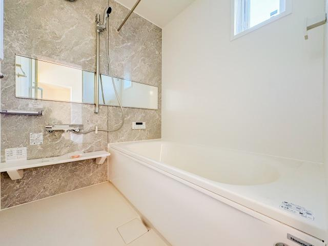【スマートワン・シティ】花小金井６期の浴室|ゆったりとした広さのバスルームで、1日の疲れを癒す贅沢な時間が過ごせます。