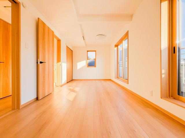 【スマートワン・シティ】花小金井６期の洋室|2階洋室は、2ドア1ルーム仕様。ご家族の成長に合わせてお部屋の数を調整できます。